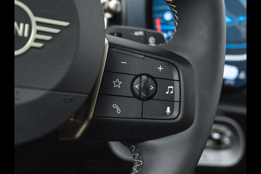 MINI Countryman 1.5 C Favoured - XL Pakket - Pano - Trekhaak - Memoryzetel