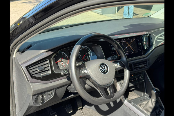 Volkswagen Polo 1.0 TSI Highline - Navigatie I Airco i Sport velgen I PDC I Dealer onderhouden