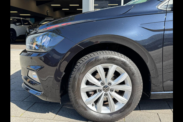 Volkswagen Polo 1.0 TSI Highline - Navigatie I Airco i Sport velgen I PDC I Dealer onderhouden