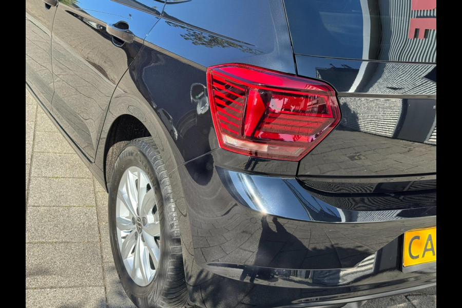 Volkswagen Polo 1.0 TSI Highline - Navigatie I Airco i Sport velgen I PDC I Dealer onderhouden