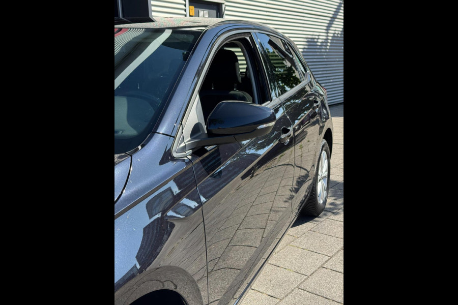 Volkswagen Polo 1.0 TSI Highline - Navigatie I Airco i Sport velgen I PDC I Dealer onderhouden
