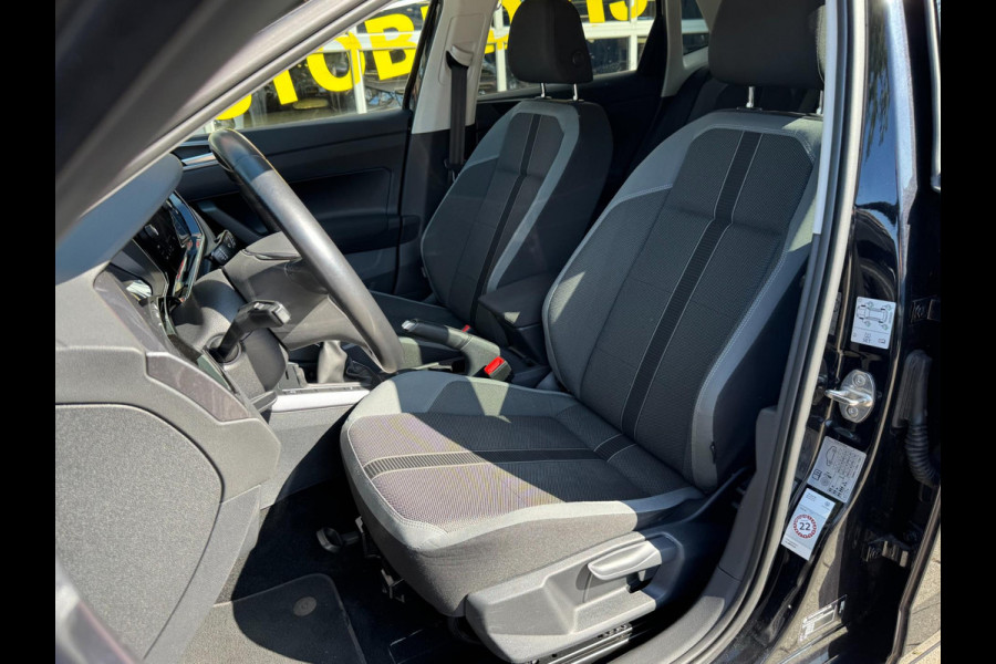 Volkswagen Polo 1.0 TSI Highline - Navigatie I Airco i Sport velgen I PDC I Dealer onderhouden