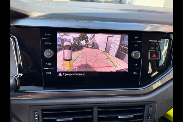 Volkswagen Polo 1.0 TSI Highline - Navigatie I Airco i Sport velgen I PDC I Dealer onderhouden