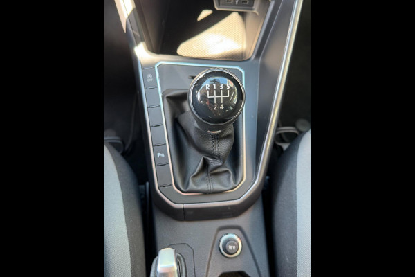 Volkswagen Polo 1.0 TSI Highline - Navigatie I Airco i Sport velgen I PDC I Dealer onderhouden