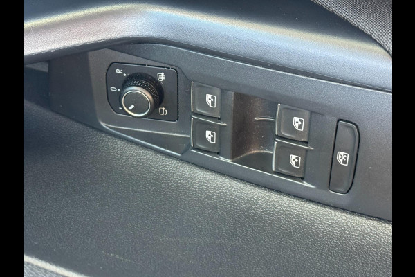 Volkswagen Polo 1.0 TSI Highline - Navigatie I Airco i Sport velgen I PDC I Dealer onderhouden