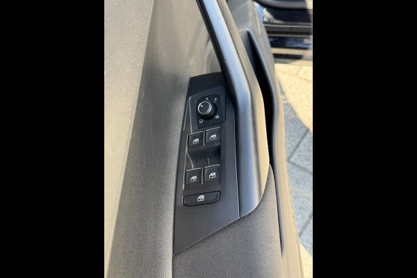 Volkswagen Polo 1.0 TSI Highline - Navigatie I Airco i Sport velgen I PDC I Dealer onderhouden