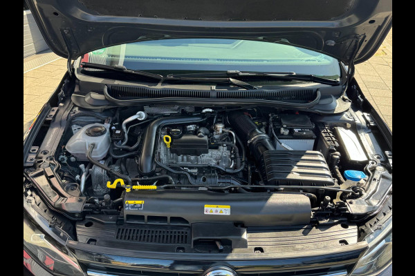 Volkswagen Polo 1.0 TSI Highline - Navigatie I Airco i Sport velgen I PDC I Dealer onderhouden