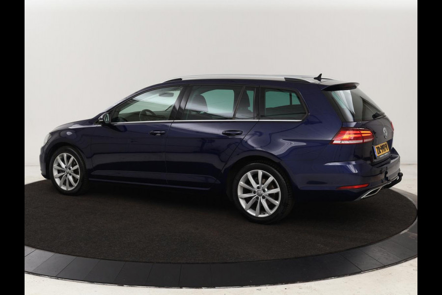 Volkswagen Golf 1.0 TSI Highline | Stoelverwarming | Trekhaak | Massage | Carplay | Adaptive cruise | Active Info Display | Navigatie | Parkeerhulp | Climate control