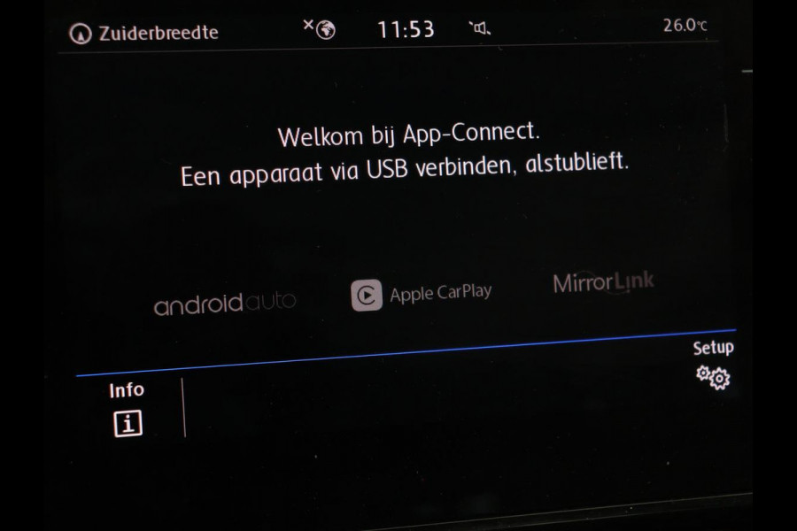 Volkswagen Golf 1.0 TSI Highline | Stoelverwarming | Trekhaak | Massage | Carplay | Adaptive cruise | Active Info Display | Navigatie | Parkeerhulp | Climate control