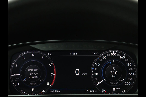 Volkswagen Golf 1.0 TSI Highline | Stoelverwarming | Trekhaak | Massage | Carplay | Adaptive cruise | Active Info Display | Navigatie | Parkeerhulp | Climate control