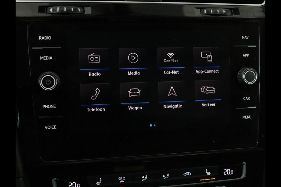 Volkswagen Golf 1.0 TSI Highline | Stoelverwarming | Trekhaak | Massage | Carplay | Adaptive cruise | Active Info Display | Navigatie | Parkeerhulp | Climate control