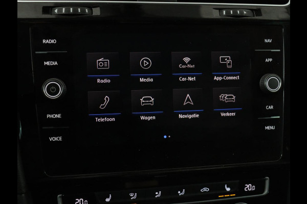 Volkswagen Golf 1.0 TSI Highline | Stoelverwarming | Trekhaak | Massage | Carplay | Adaptive cruise | Active Info Display | Navigatie | Parkeerhulp | Climate control