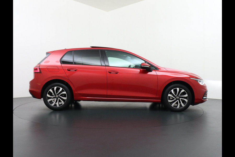 Volkswagen Golf 1.0 eTSI Life PANORAMADAK | ADD. CRUISE | VIRTUAL DASH | NAVIGATIE | RIJKLAARPRIJS incl. 12mnd BOVAG