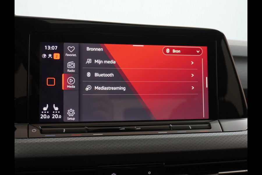 Volkswagen Golf 1.0 eTSI Life PANORAMADAK | ADD. CRUISE | VIRTUAL DASH | NAVIGATIE | RIJKLAARPRIJS incl. 12mnd BOVAG