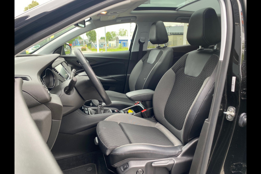 Opel Grandland X BWJ 2019 | 1.2 Turbo 131PK 120 Jaar Edition | CLIMA | NAVI | TREKHAAK | CRUISE | PDC | LICHTMETAAL | PRIVACY GLASS |