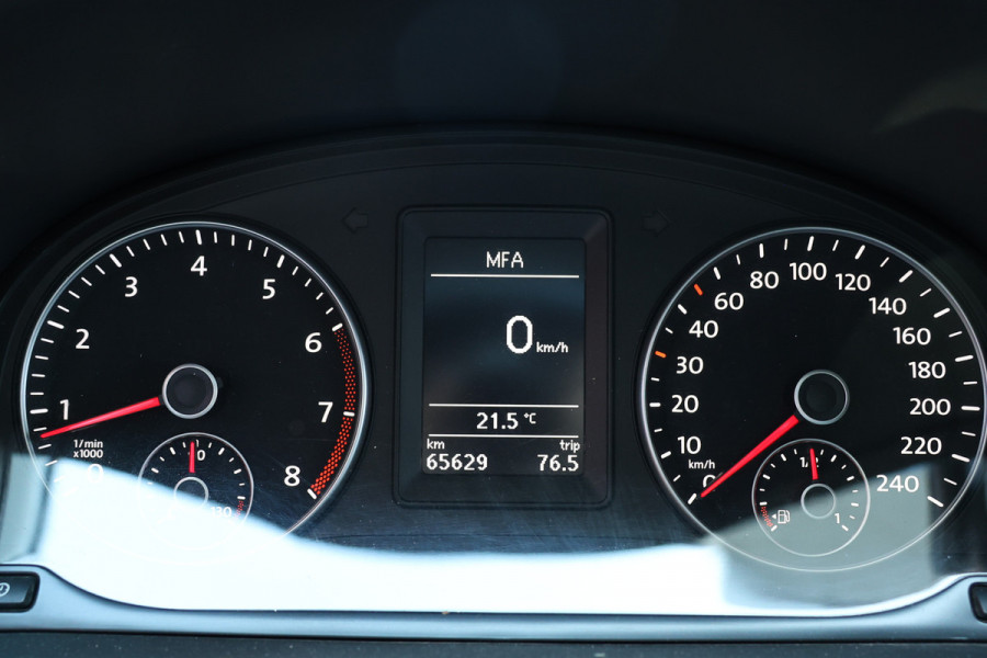 Volkswagen Caddy 2.0 TDI DSG | Bi-Xenon | Navigatie | CarPlay | Climate Control | Stoelverwarming | PDC V+A | Multifunctioneel stuur | Airco | Cruise control | Schroefset | Spoilerkit | Dealer onderhouden | Nieuwe APK | Groot onderhoudsbeurt | BPM Vrij