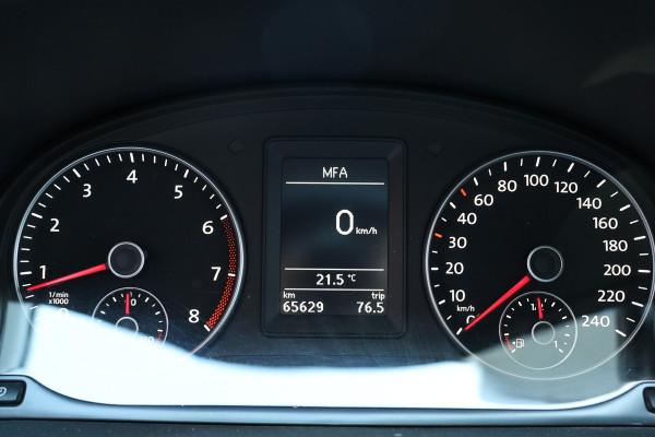 Volkswagen Caddy 2.0 TDI DSG | Bi-Xenon | Navigatie | CarPlay | Climate Control | Stoelverwarming | PDC V+A | Multifunctioneel stuur | Airco | Cruise control | Schroefset | Spoilerkit | Dealer onderhouden | Nieuwe APK | Groot onderhoudsbeurt | BPM Vrij