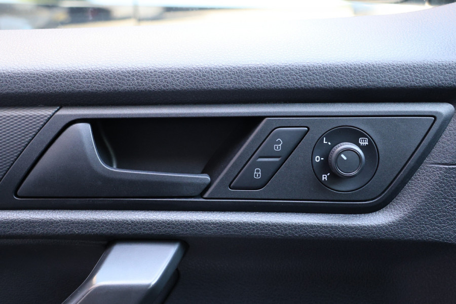 Volkswagen Caddy 2.0 TDI DSG | Bi-Xenon | Navigatie | CarPlay | Climate Control | Stoelverwarming | PDC V+A | Multifunctioneel stuur | Airco | Cruise control | Schroefset | Spoilerkit | Dealer onderhouden | Nieuwe APK | Groot onderhoudsbeurt | BPM Vrij