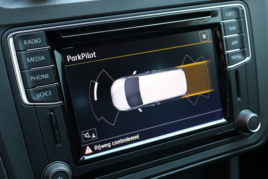 Volkswagen Caddy 2.0 TDI DSG | Bi-Xenon | Navigatie | CarPlay | Climate Control | Stoelverwarming | PDC V+A | Multifunctioneel stuur | Airco | Cruise control | Schroefset | Spoilerkit | Dealer onderhouden | Nieuwe APK | Groot onderhoudsbeurt | BPM Vrij