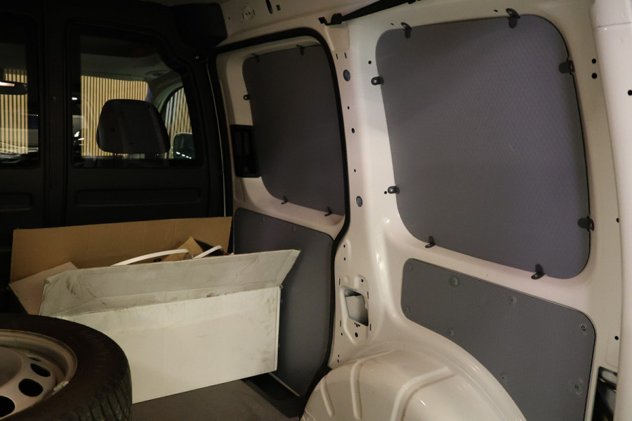 Volkswagen Caddy 2.0 TDI DSG | Bi-Xenon | Navigatie | CarPlay | Climate Control | Stoelverwarming | PDC V+A | Multifunctioneel stuur | Airco | Cruise control | Schroefset | Spoilerkit | Dealer onderhouden | Nieuwe APK | Groot onderhoudsbeurt | BPM Vrij