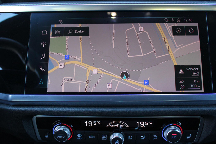 Audi Q3 Sportback 35 TFSI 150PK S-TRONIC 7 S EDITION * NIEUWSTAAT * | S-LINE EXTERIEUR | S-LINE INTERIEUR | AUDI VIRTUAL COCKPIT | PANORAMISCH SCHUIF / KANTELDAK | NAVIGATIE | TWIN LEDEREN BEKLEDING ZWART MET ROTSGRIJS STIKSEL | VOORSTOELEN VERWARMBAAR | ACHTERUITRIJCAMERA | PARKEERSENSOREN VOOR / ACHTER | DODEHOEK DETECTIE |  ALARM SYSTEEM | FULL LED KOPLAMPEN INCLUSIEF LED ACHTERLICHTEN | ZWARTE HEMELBEKLEDING | AUDI SOUND SYSTEM | AMBIENTE VERLICHTING | 18" LICHTMETAAL S-DESIGN | VERLICHTE S-LINE INSTAPLIJSTEN |