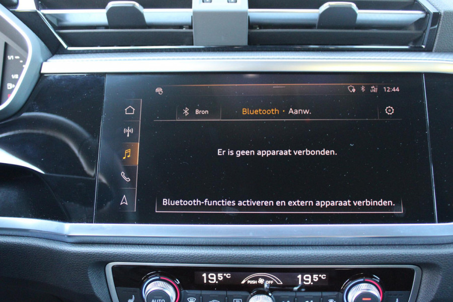 Audi Q3 Sportback 35 TFSI 150PK S-TRONIC 7 S EDITION * NIEUWSTAAT * | S-LINE EXTERIEUR | S-LINE INTERIEUR | AUDI VIRTUAL COCKPIT | PANORAMISCH SCHUIF / KANTELDAK | NAVIGATIE | TWIN LEDEREN BEKLEDING ZWART MET ROTSGRIJS STIKSEL | VOORSTOELEN VERWARMBAAR | ACHTERUITRIJCAMERA | PARKEERSENSOREN VOOR / ACHTER | DODEHOEK DETECTIE |  ALARM SYSTEEM | FULL LED KOPLAMPEN INCLUSIEF LED ACHTERLICHTEN | ZWARTE HEMELBEKLEDING | AUDI SOUND SYSTEM | AMBIENTE VERLICHTING | 18" LICHTMETAAL S-DESIGN | VERLICHTE S-LINE INSTAPLIJSTEN |