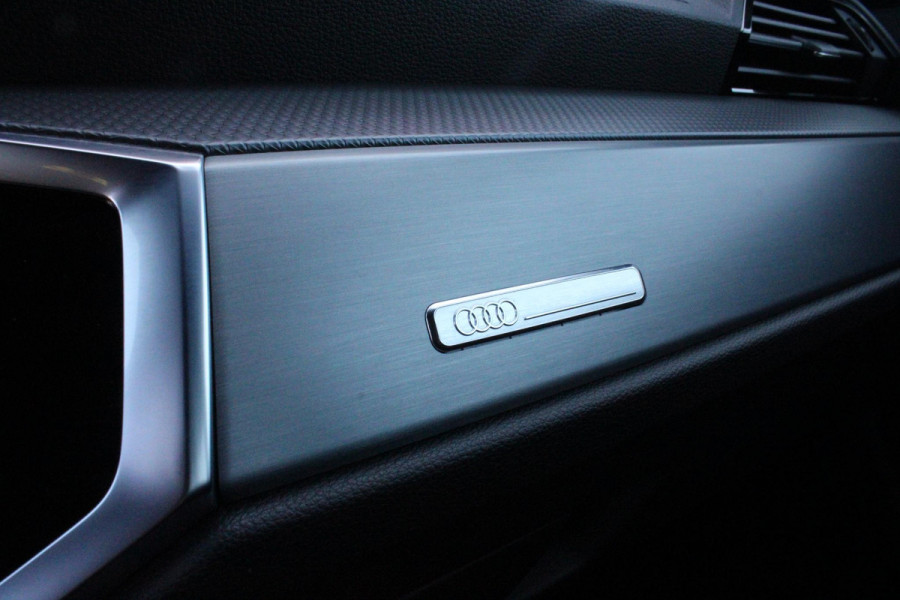 Audi Q3 Sportback 35 TFSI 150PK S-TRONIC 7 S EDITION * NIEUWSTAAT * | S-LINE EXTERIEUR | S-LINE INTERIEUR | AUDI VIRTUAL COCKPIT | PANORAMISCH SCHUIF / KANTELDAK | NAVIGATIE | TWIN LEDEREN BEKLEDING ZWART MET ROTSGRIJS STIKSEL | VOORSTOELEN VERWARMBAAR | ACHTERUITRIJCAMERA | PARKEERSENSOREN VOOR / ACHTER | DODEHOEK DETECTIE |  ALARM SYSTEEM | FULL LED KOPLAMPEN INCLUSIEF LED ACHTERLICHTEN | ZWARTE HEMELBEKLEDING | AUDI SOUND SYSTEM | AMBIENTE VERLICHTING | 18" LICHTMETAAL S-DESIGN | VERLICHTE S-LINE INSTAPLIJSTEN |