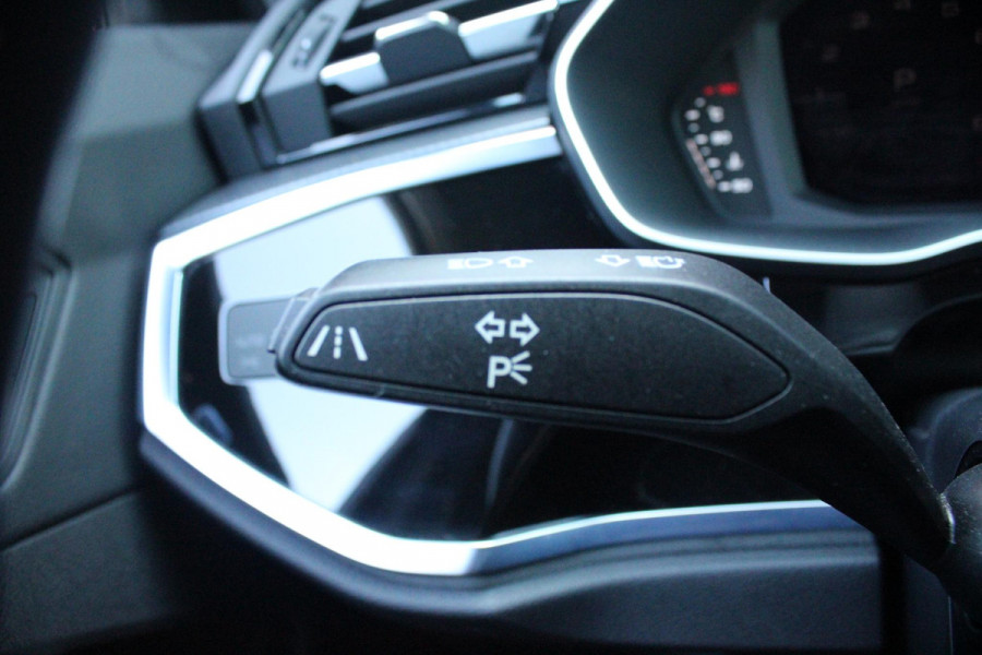 Audi Q3 Sportback 35 TFSI 150PK S-TRONIC 7 S EDITION * NIEUWSTAAT * | S-LINE EXTERIEUR | S-LINE INTERIEUR | AUDI VIRTUAL COCKPIT | PANORAMISCH SCHUIF / KANTELDAK | NAVIGATIE | TWIN LEDEREN BEKLEDING ZWART MET ROTSGRIJS STIKSEL | VOORSTOELEN VERWARMBAAR | ACHTERUITRIJCAMERA | PARKEERSENSOREN VOOR / ACHTER | DODEHOEK DETECTIE |  ALARM SYSTEEM | FULL LED KOPLAMPEN INCLUSIEF LED ACHTERLICHTEN | ZWARTE HEMELBEKLEDING | AUDI SOUND SYSTEM | AMBIENTE VERLICHTING | 18" LICHTMETAAL S-DESIGN | VERLICHTE S-LINE INSTAPLIJSTEN |