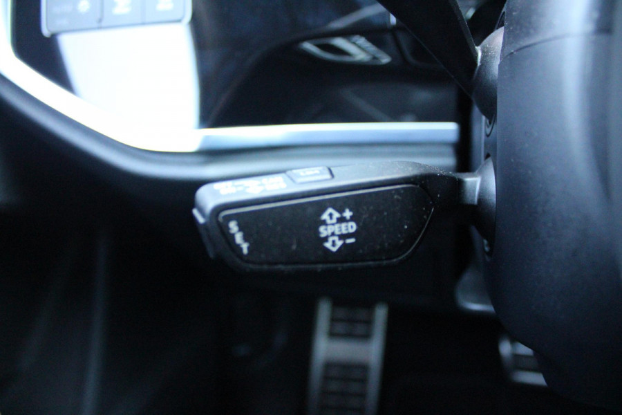 Audi Q3 Sportback 35 TFSI 150PK S-TRONIC 7 S EDITION * NIEUWSTAAT * | S-LINE EXTERIEUR | S-LINE INTERIEUR | AUDI VIRTUAL COCKPIT | PANORAMISCH SCHUIF / KANTELDAK | NAVIGATIE | TWIN LEDEREN BEKLEDING ZWART MET ROTSGRIJS STIKSEL | VOORSTOELEN VERWARMBAAR | ACHTERUITRIJCAMERA | PARKEERSENSOREN VOOR / ACHTER | DODEHOEK DETECTIE |  ALARM SYSTEEM | FULL LED KOPLAMPEN INCLUSIEF LED ACHTERLICHTEN | ZWARTE HEMELBEKLEDING | AUDI SOUND SYSTEM | AMBIENTE VERLICHTING | 18" LICHTMETAAL S-DESIGN | VERLICHTE S-LINE INSTAPLIJSTEN |