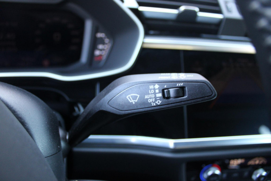 Audi Q3 Sportback 35 TFSI 150PK S-TRONIC 7 S EDITION * NIEUWSTAAT * | S-LINE EXTERIEUR | S-LINE INTERIEUR | AUDI VIRTUAL COCKPIT | PANORAMISCH SCHUIF / KANTELDAK | NAVIGATIE | TWIN LEDEREN BEKLEDING ZWART MET ROTSGRIJS STIKSEL | VOORSTOELEN VERWARMBAAR | ACHTERUITRIJCAMERA | PARKEERSENSOREN VOOR / ACHTER | DODEHOEK DETECTIE |  ALARM SYSTEEM | FULL LED KOPLAMPEN INCLUSIEF LED ACHTERLICHTEN | ZWARTE HEMELBEKLEDING | AUDI SOUND SYSTEM | AMBIENTE VERLICHTING | 18" LICHTMETAAL S-DESIGN | VERLICHTE S-LINE INSTAPLIJSTEN |
