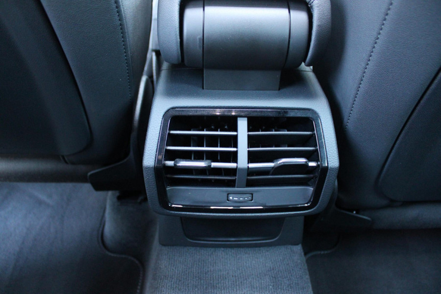 Audi Q3 Sportback 35 TFSI 150PK S-TRONIC 7 S EDITION * NIEUWSTAAT * | S-LINE EXTERIEUR | S-LINE INTERIEUR | AUDI VIRTUAL COCKPIT | PANORAMISCH SCHUIF / KANTELDAK | NAVIGATIE | TWIN LEDEREN BEKLEDING ZWART MET ROTSGRIJS STIKSEL | VOORSTOELEN VERWARMBAAR | ACHTERUITRIJCAMERA | PARKEERSENSOREN VOOR / ACHTER | DODEHOEK DETECTIE |  ALARM SYSTEEM | FULL LED KOPLAMPEN INCLUSIEF LED ACHTERLICHTEN | ZWARTE HEMELBEKLEDING | AUDI SOUND SYSTEM | AMBIENTE VERLICHTING | 18" LICHTMETAAL S-DESIGN | VERLICHTE S-LINE INSTAPLIJSTEN |