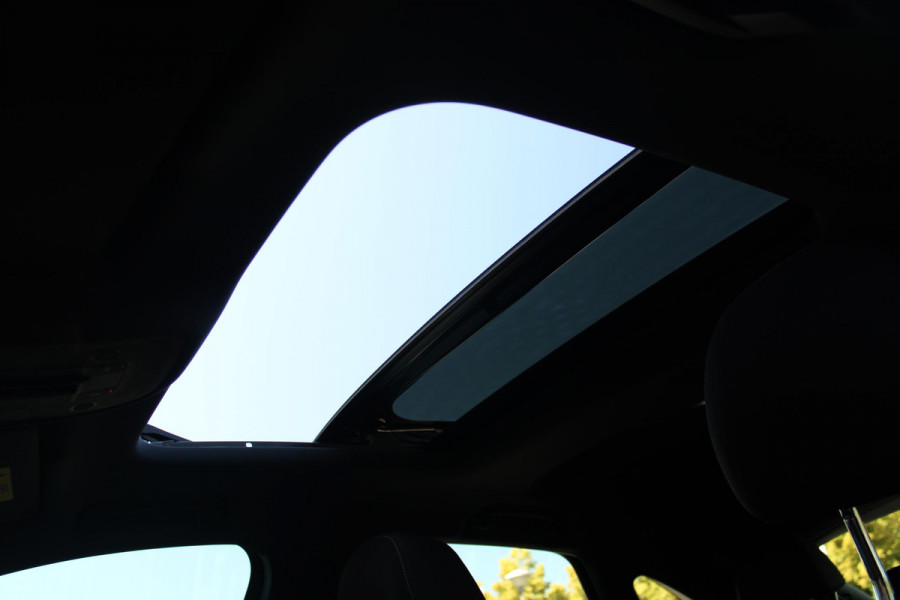 Audi Q3 Sportback 35 TFSI 150PK S-TRONIC 7 S EDITION * NIEUWSTAAT * | S-LINE EXTERIEUR | S-LINE INTERIEUR | AUDI VIRTUAL COCKPIT | PANORAMISCH SCHUIF / KANTELDAK | NAVIGATIE | TWIN LEDEREN BEKLEDING ZWART MET ROTSGRIJS STIKSEL | VOORSTOELEN VERWARMBAAR | ACHTERUITRIJCAMERA | PARKEERSENSOREN VOOR / ACHTER | DODEHOEK DETECTIE |  ALARM SYSTEEM | FULL LED KOPLAMPEN INCLUSIEF LED ACHTERLICHTEN | ZWARTE HEMELBEKLEDING | AUDI SOUND SYSTEM | AMBIENTE VERLICHTING | 18" LICHTMETAAL S-DESIGN | VERLICHTE S-LINE INSTAPLIJSTEN |