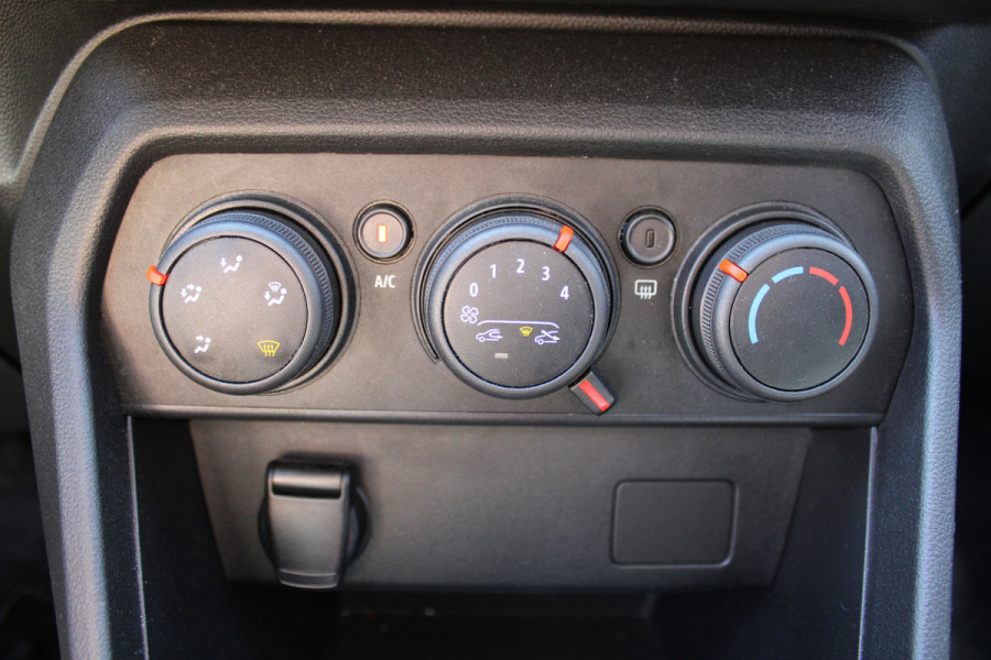 Dacia SANDERO Stepway 1.0 TCe 90 Essential | Trekhaak | Camera | Airco | BLIS | Cruise control | Origin NL