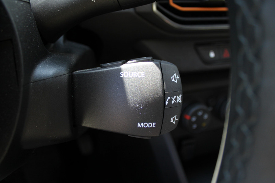Dacia SANDERO Stepway 1.0 TCe 90 Essential | Trekhaak | Camera | Airco | BLIS | Cruise control | Origin NL