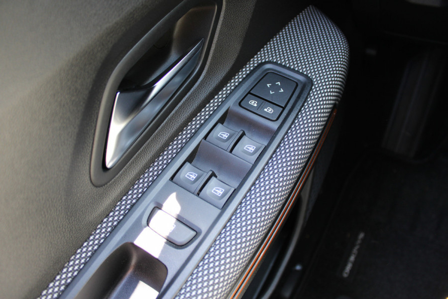 Dacia SANDERO Stepway 1.0 TCe 90 Essential | Trekhaak | Camera | Airco | BLIS | Cruise control | Origin NL