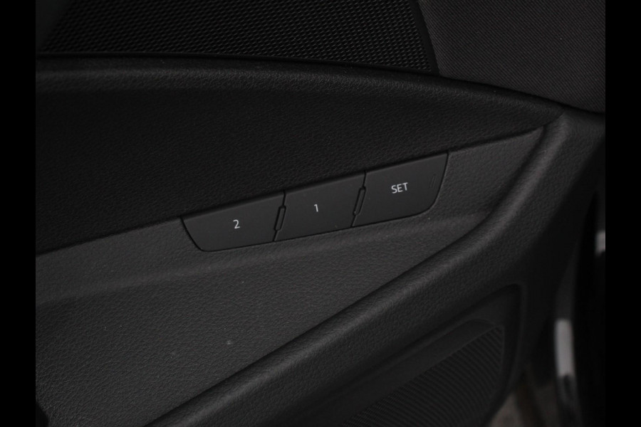 Audi e-tron e-tron 50 quattro Launch edition | Navigatie | Climate Control | Parkeer Sensoren | Lichtmetalen velgen