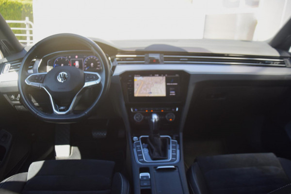 Volkswagen Passat Variant 1.6 TDI Elegance Business R PANORAMADAK/360 CAMERA/SPORTSTOELEN