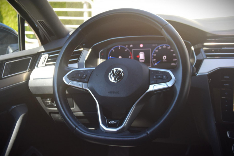 Volkswagen Passat Variant 1.6 TDI Elegance Business R PANORAMADAK/360 CAMERA/SPORTSTOELEN