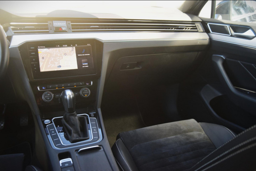 Volkswagen Passat Variant 1.6 TDI Elegance Business R PANORAMADAK/360 CAMERA/SPORTSTOELEN