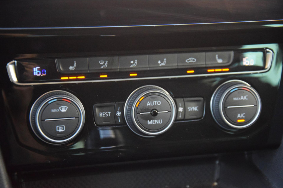 Volkswagen Passat Variant 1.6 TDI Elegance Business R PANORAMADAK/360 CAMERA/SPORTSTOELEN