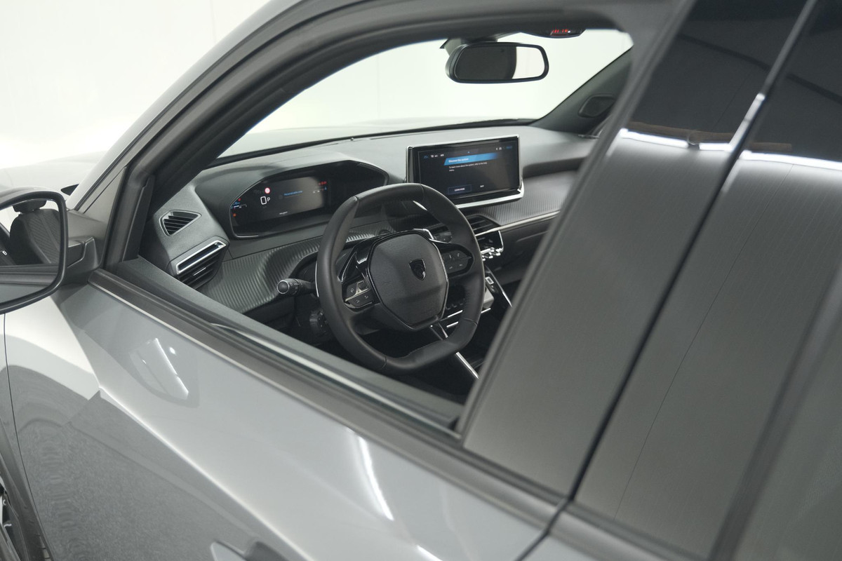 Peugeot 2008 PureTech 130 EAT8 Allure | 360 Camera | Adaptieve Cruise Control | Navigatie