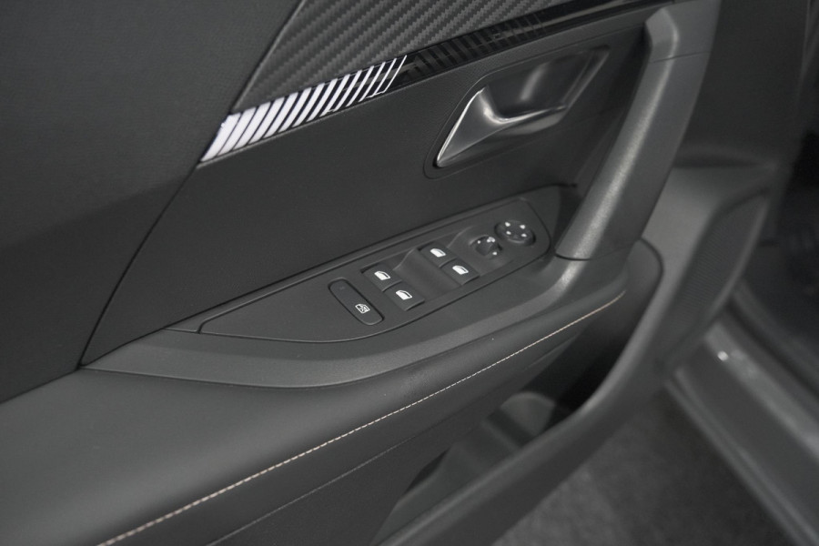 Peugeot 2008 PureTech 130 EAT8 Allure | 360 Camera | Adaptieve Cruise Control | Navigatie
