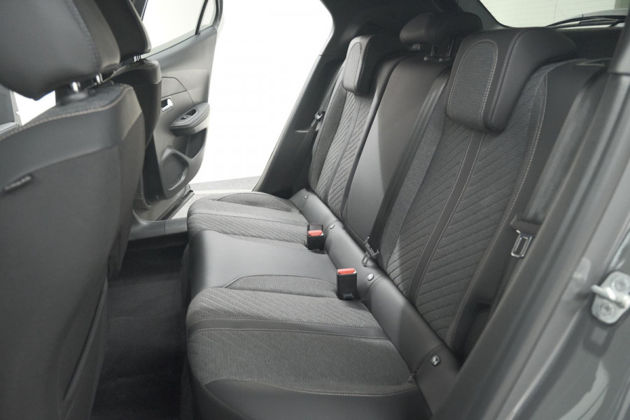 Peugeot 2008 PureTech 130 EAT8 Allure | 360 Camera | Adaptieve Cruise Control | Navigatie