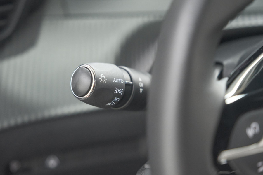 Peugeot 2008 PureTech 130 EAT8 Allure | 360 Camera | Adaptieve Cruise Control | Navigatie