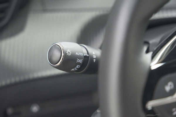 Peugeot 2008 PureTech 130 EAT8 Allure | 360 Camera | Adaptieve Cruise Control | Navigatie