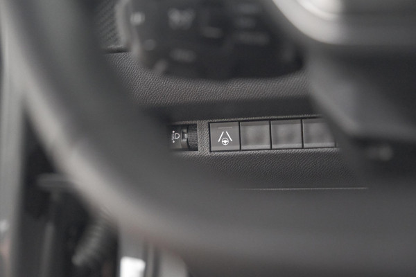 Peugeot 2008 PureTech 130 EAT8 Allure | 360 Camera | Adaptieve Cruise Control | Navigatie