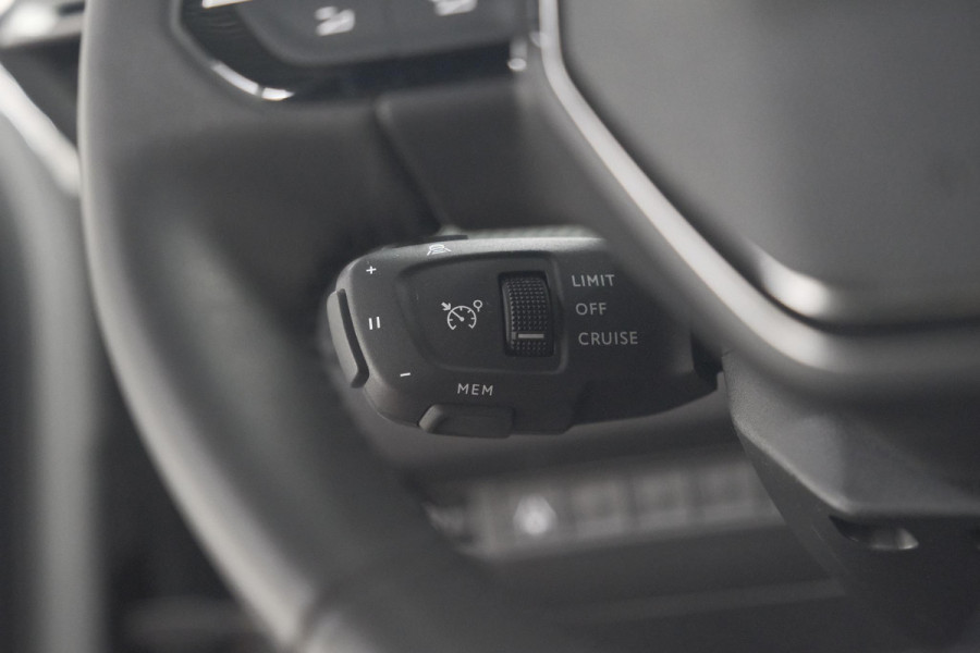 Peugeot 2008 PureTech 130 EAT8 Allure | 360 Camera | Adaptieve Cruise Control | Navigatie