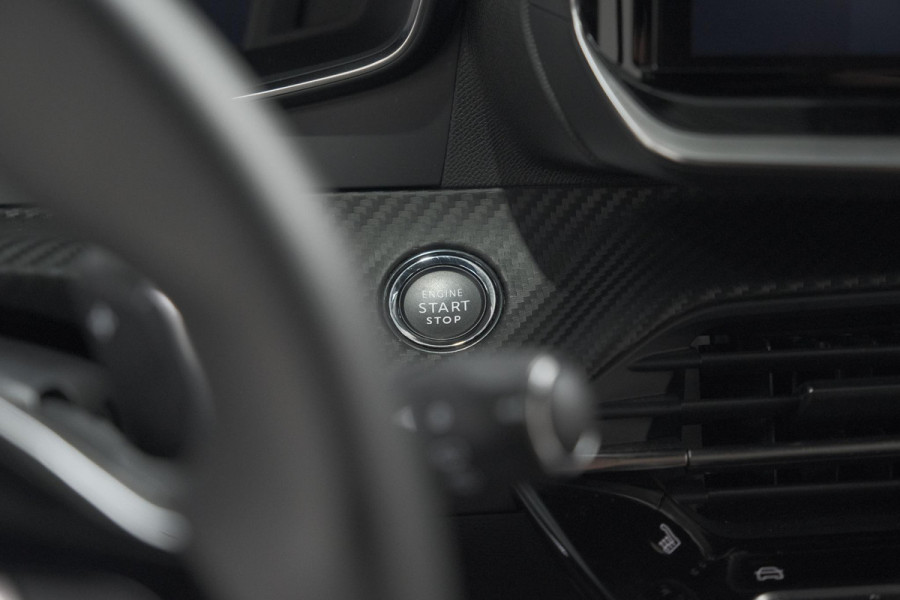 Peugeot 2008 PureTech 130 EAT8 Allure | 360 Camera | Adaptieve Cruise Control | Navigatie