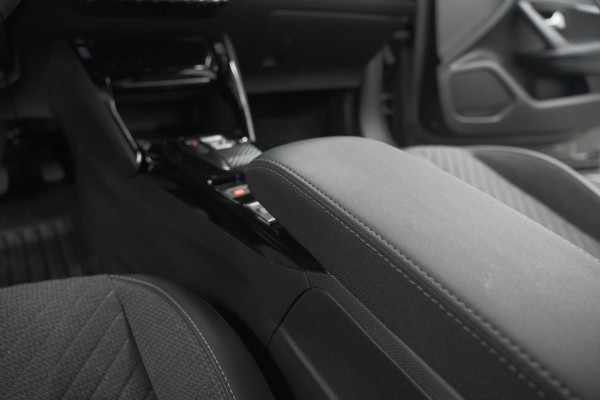 Peugeot 2008 PureTech 130 EAT8 Allure | 360 Camera | Adaptieve Cruise Control | Navigatie