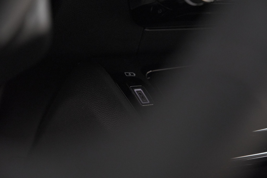 Peugeot 2008 PureTech 130 EAT8 Allure | 360 Camera | Adaptieve Cruise Control | Navigatie